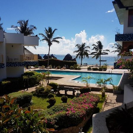 Beachcomber Hotel And Resort Daressalam Exterior foto