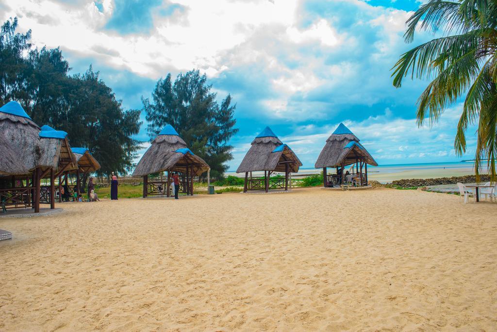 Beachcomber Hotel And Resort Daressalam Exterior foto