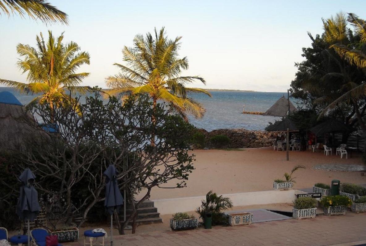 Beachcomber Hotel And Resort Daressalam Exterior foto